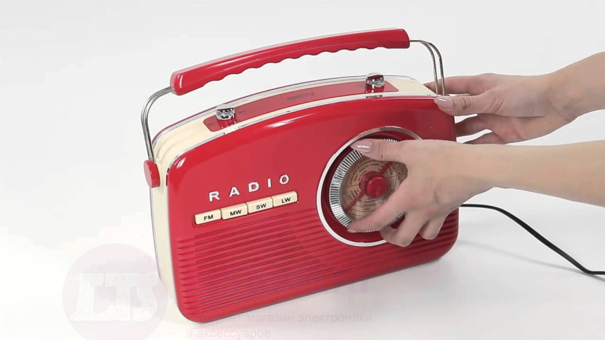 Переносной ретро радиоприемник Camry CR1130 (Польша) Цвет красный